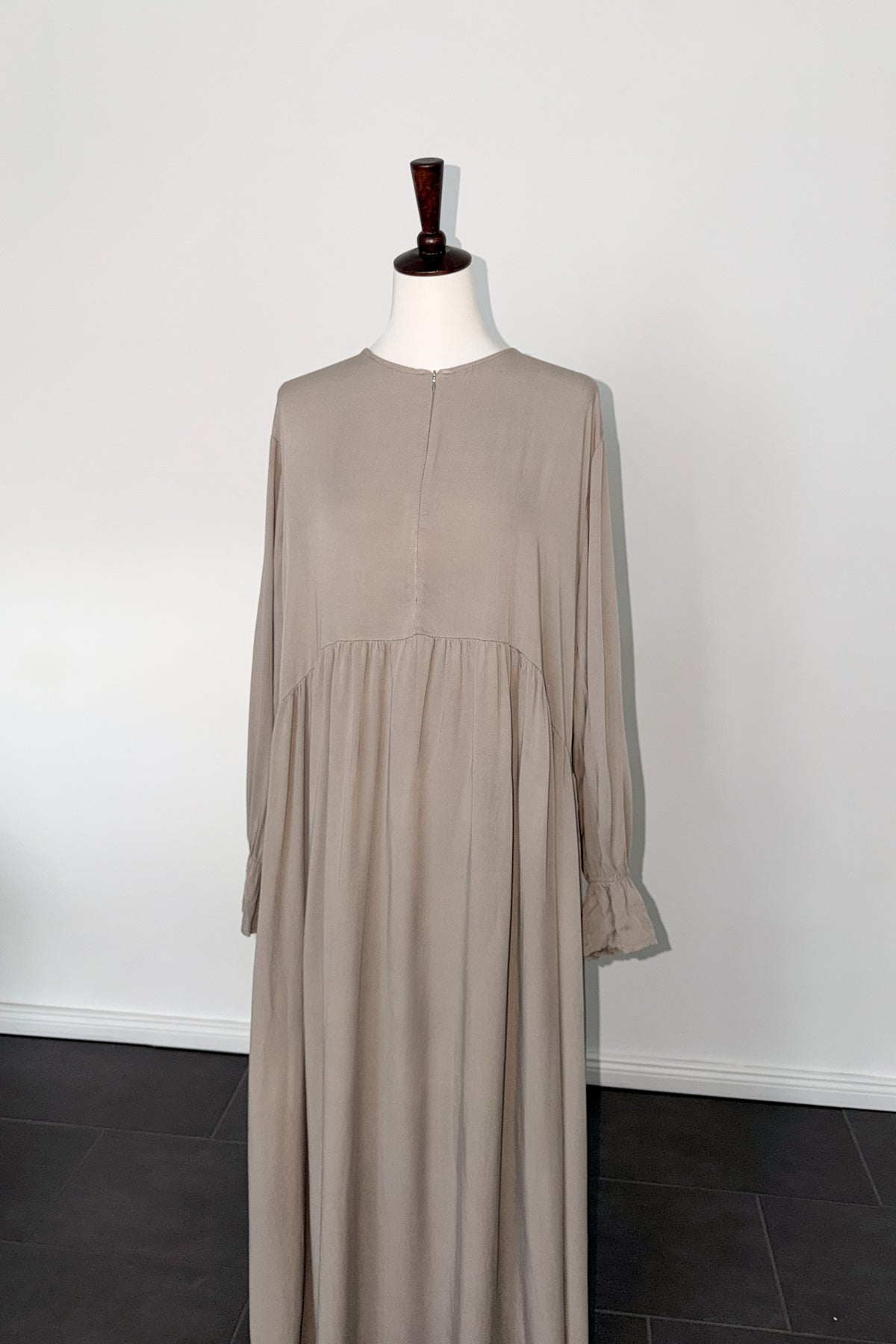Abaya mit Reißverschluss
