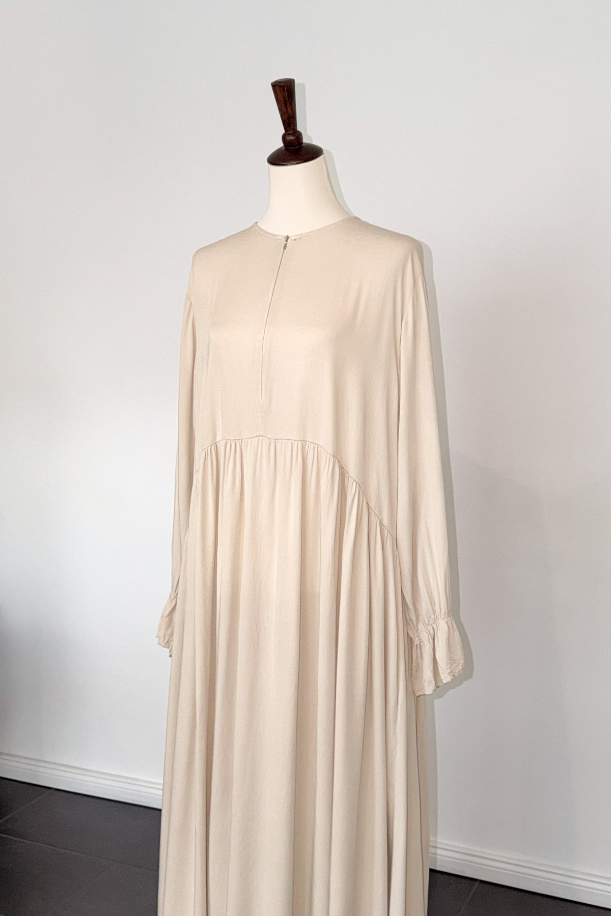 Abaya mit Reißverschluss