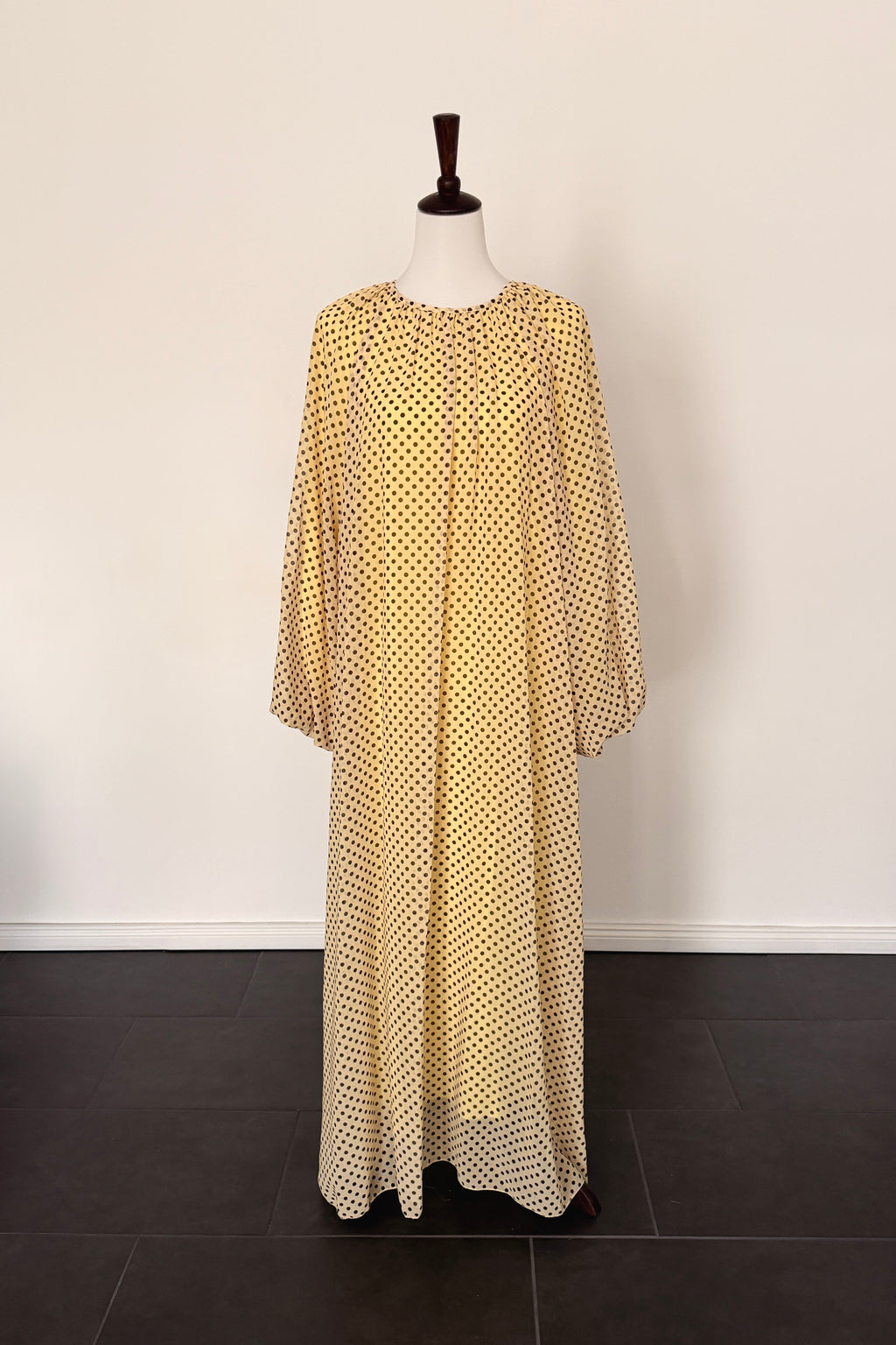 Dotted Kleid mit Bindegürtel