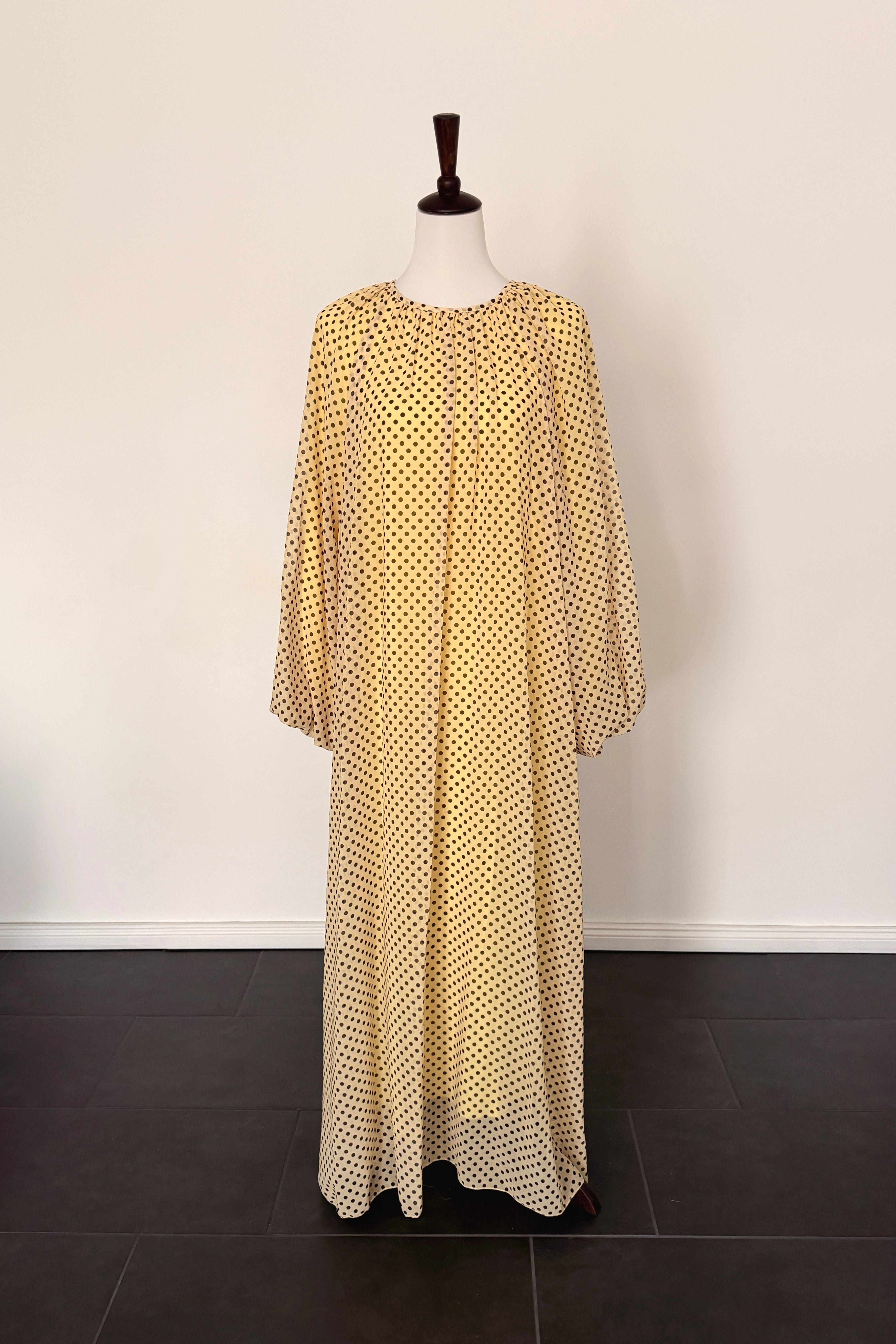 Dotted Kleid mit Bindegürtel