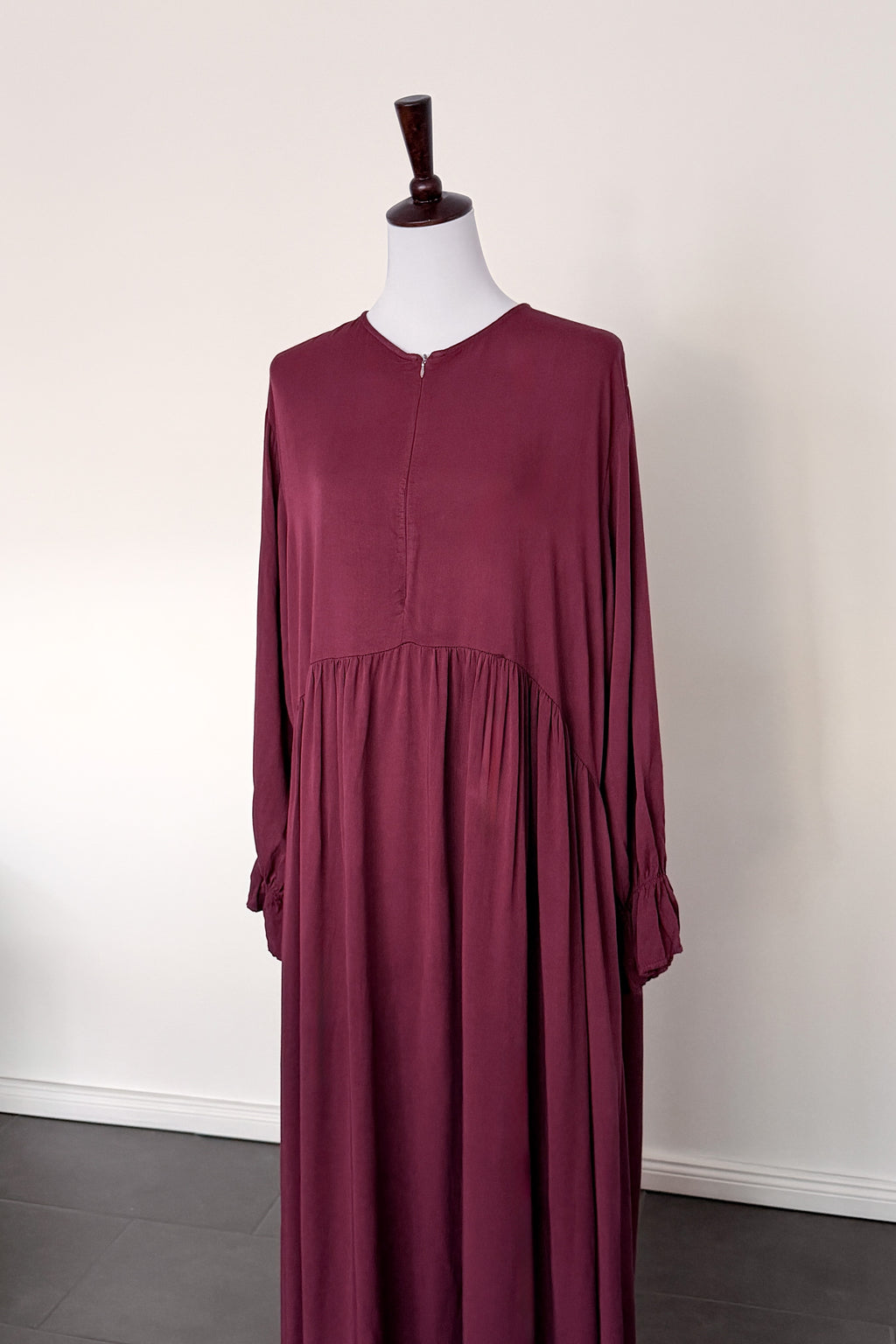 Abaya mit Reißverschluss