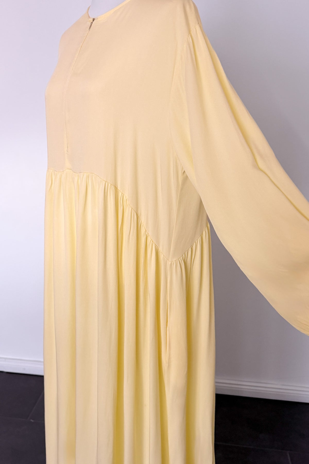 Abaya mit Reißverschluss