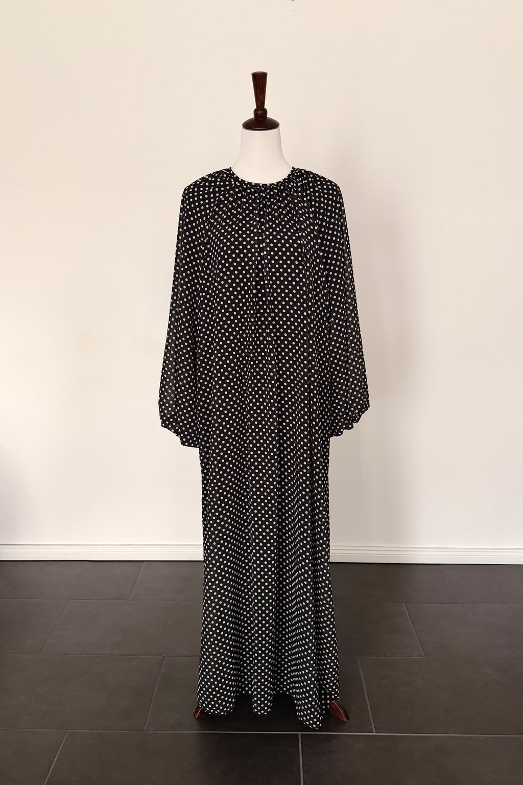 Dotted Kleid mit Bindegürtel