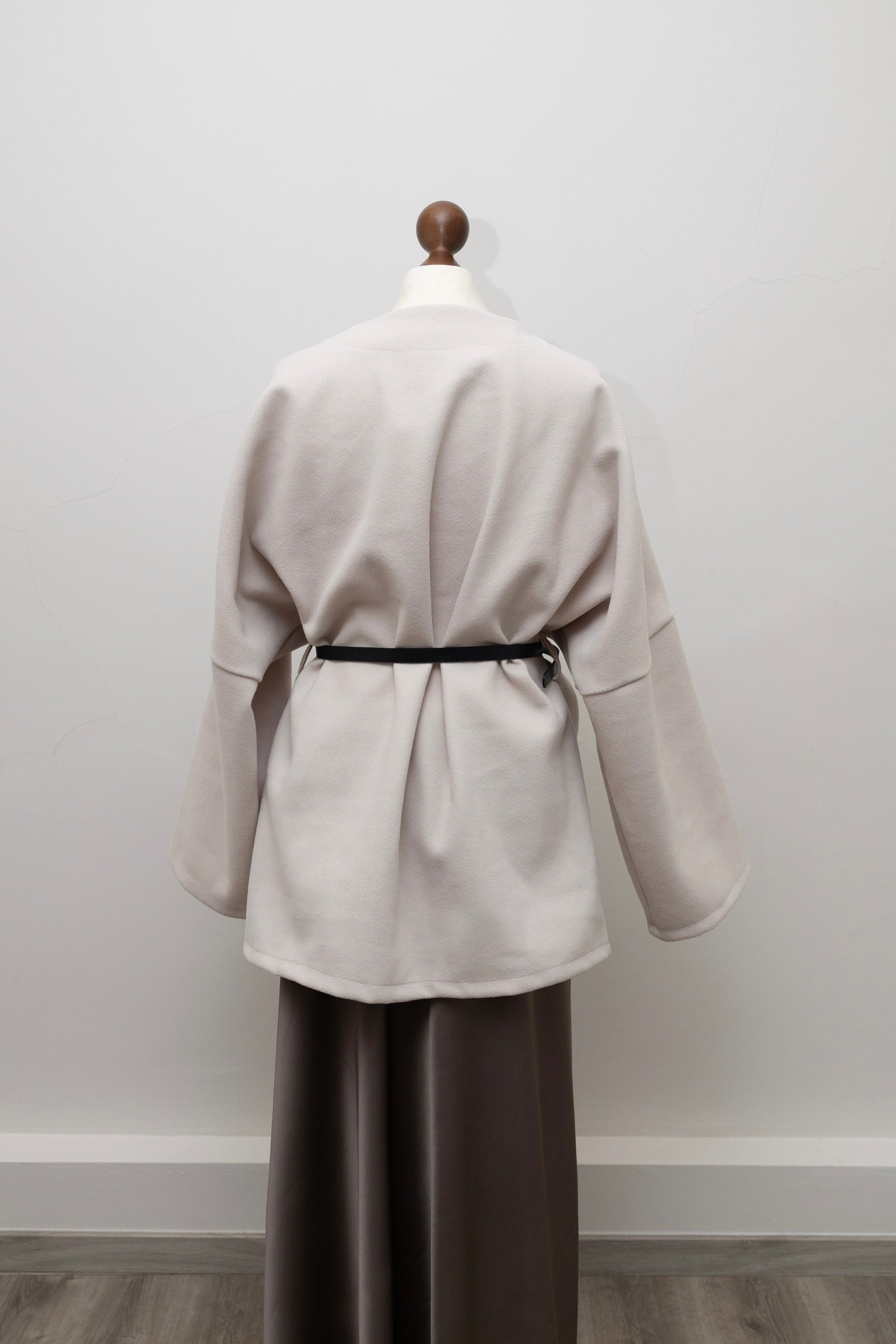 Mira Jacke mit Gürtel