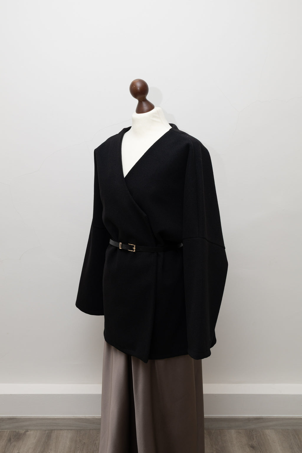 Mira Jacke mit Gürtel