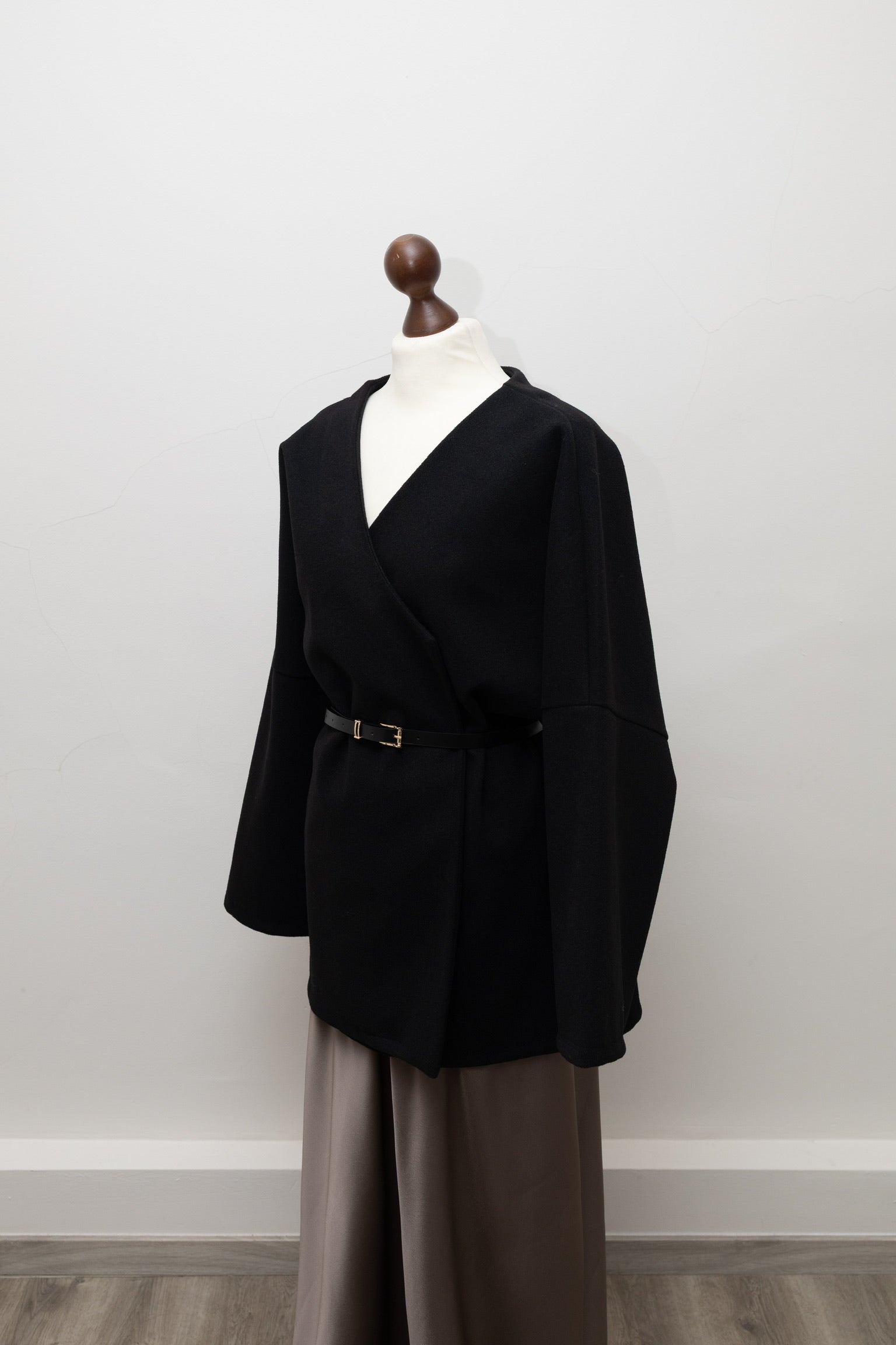 Mira Jacke mit Gürtel