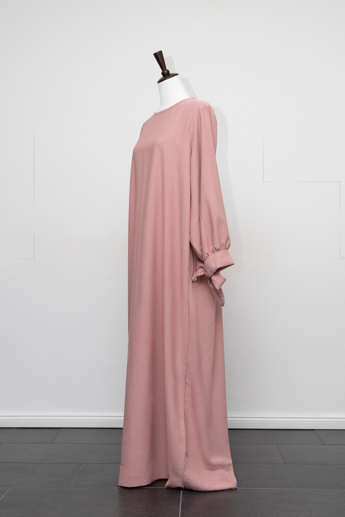 Abaya mit Ballonärmeln und Schleife