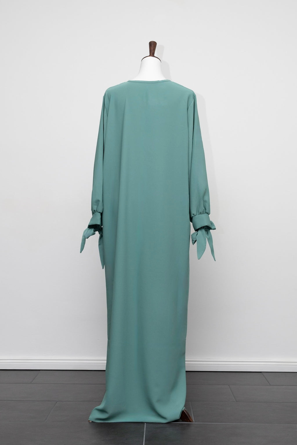 Abaya mit Ballonärmeln und Schleife