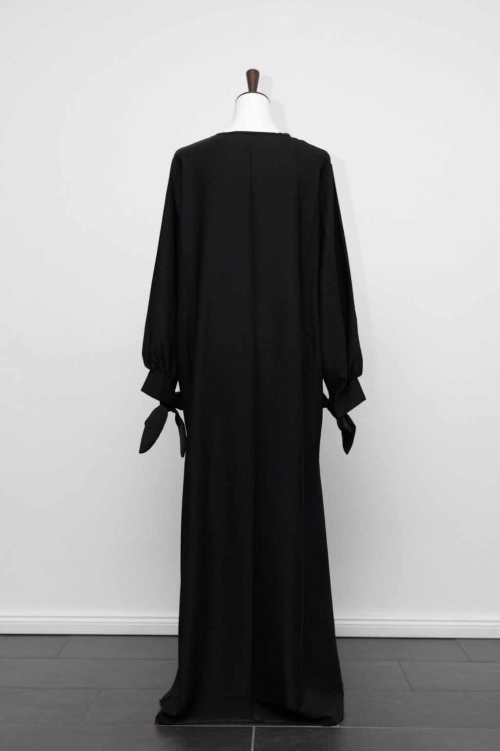 Abaya mit Ballonärmeln und Schleife